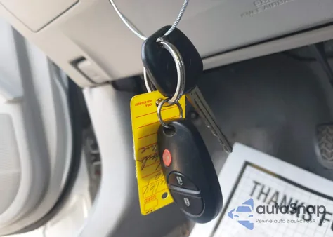 2010 Toyota Highlander Base V6 z USA, uszkodzony, nr VIN 5TDBK3EH1AS015964